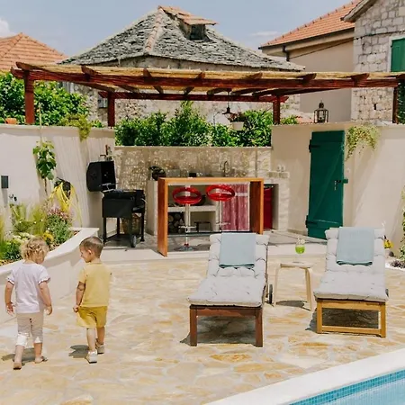 Luxury With A Swimming Pool Jelsa, Hvar - 22038